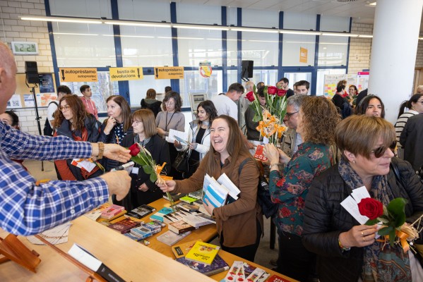 Xarrades, noves adquisicions i visites guiades: l'UJI celebra la seua 36ª edició del Dia del Llibre