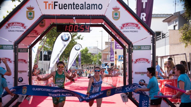 Roberto Mantecón y Marta Pimentel, entre los 700 participantes el sábado en el Villa de Fuente Álamo 