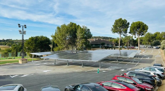 El Club de Golf El Bosque genera el 25% de su electricidad con energía solar