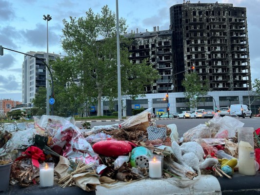 Vecinos del incendio de Campanar piden 