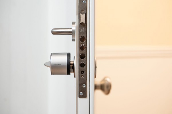 Securitas Direct lanza la primera alarma con cerradura inteligente de España
