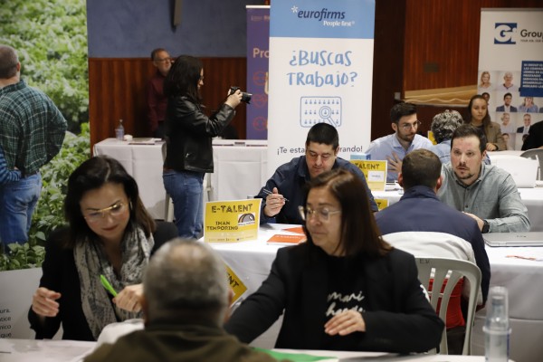 25 empresas de la Ribera entrevistan a más de 70 personas desocupadas para buscar talento