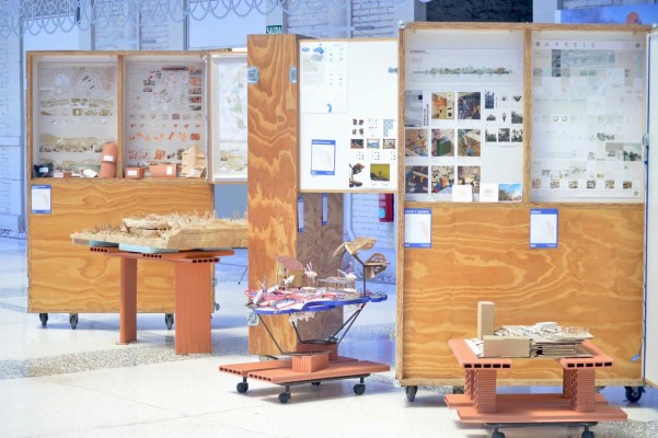 Estudiantes de Arquitectura de la UA exponen sus proyectos en MedCity
