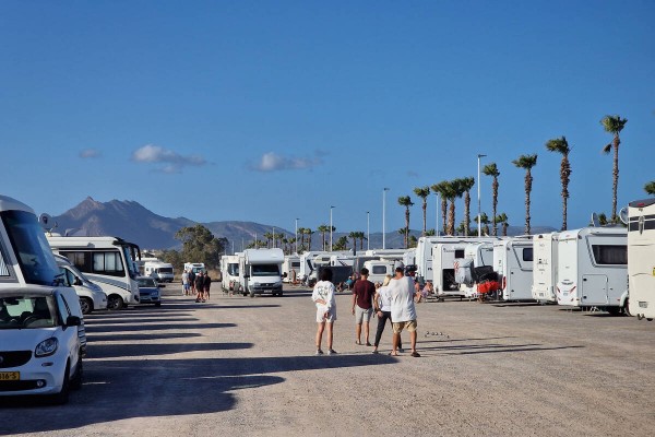 Los dos parkings de autocaravanas: tarifa inicial de 8,40 euros/día y un canon anual de 9.610 euros