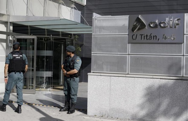 La Guardia Civil realiza varios registros en Barcelona y Madrid en una operación por sobrecostes en las obras del AVE