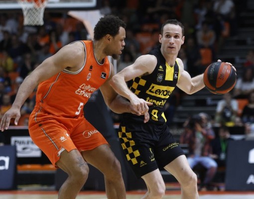 El Valencia se gusta, desborda al Tenerife y se mete en la lucha por ser cuarto