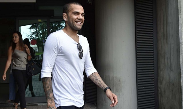 Dani Alves, presentado por el Juventus: 