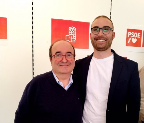 El exministro Iceta y el murciano Pedro Iniesta, líder del PSOE de París, se unen para apoyar el socialismo catalán