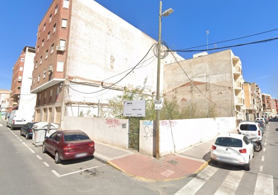El ladrillo se reanima en Elche por los barrios: Paco Antón promueve 16 viviendas en Carrús Este 