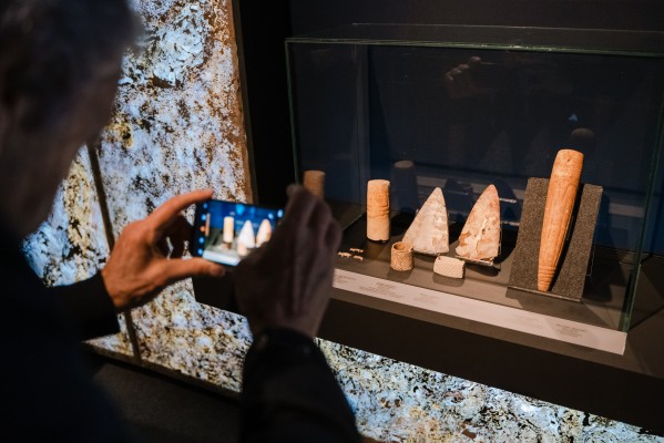 La exposición 'Ídolos' del MARQ roza las 11.000 visitas y amplía su estancia en el Museo de Huelva

