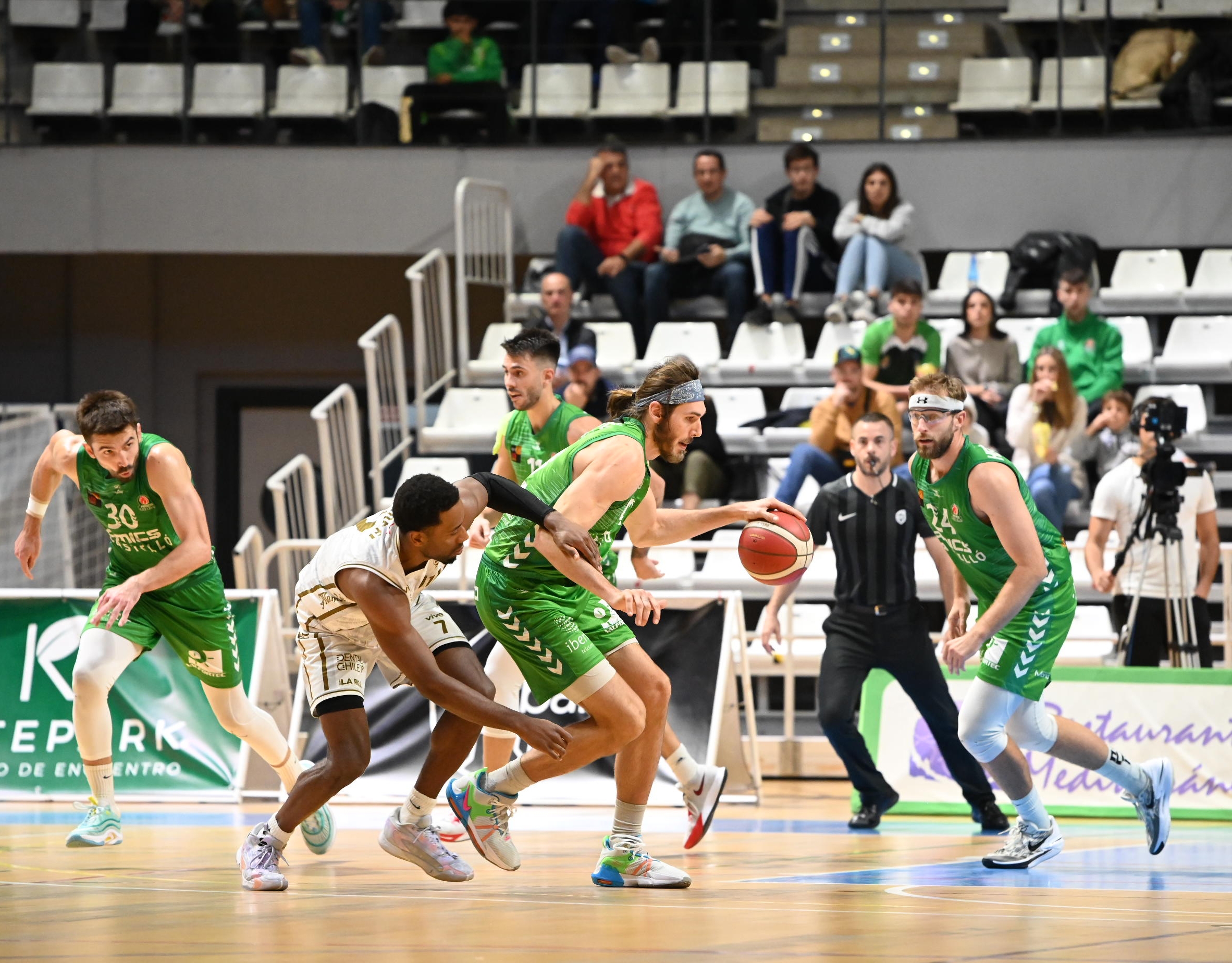 El Amics Castelló, obligado a ganar al colista para seguir con vida