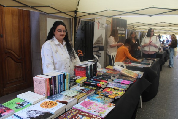 Nules conmemora el Dia del Llibre amb una fira molt participativa i plena d'activitats 