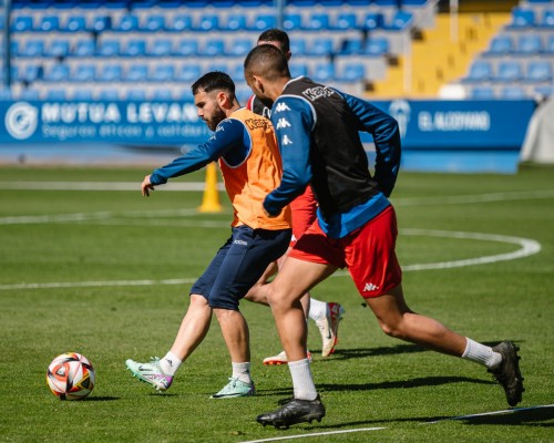 El Alcoyano busca en Valdebebas cerrar su salvación