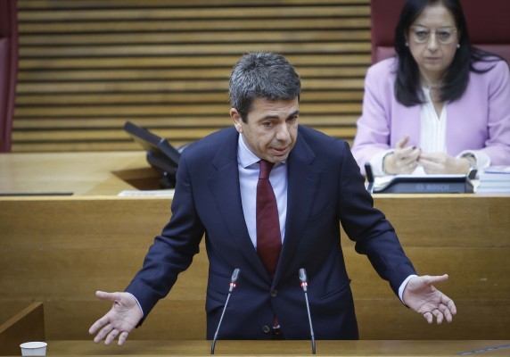 Mazón critica que no haya plazos para expandir los aeropuertos: 