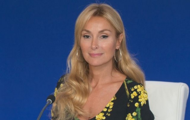 Esther Alcocer alaba a su madre... y a Carlos Slim