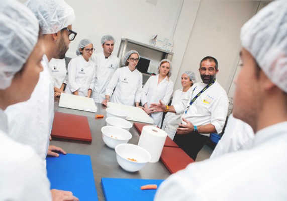 El Ayuntamiento renueva su colaboración con la UV para el Grado en Ciencias Gastronómicas