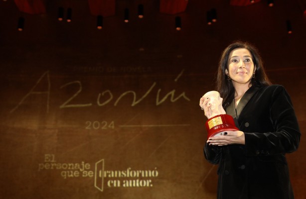 La autora Cristina López Barrio firmará en la caseta del Gil-Albert en la Feria del Libro de Alicante