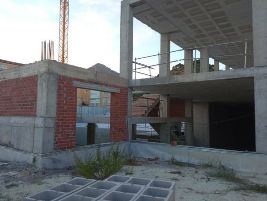 Tres empresas aspiran a analizar el estado del auditorio para que Xàbia pueda retomar su construcción 

