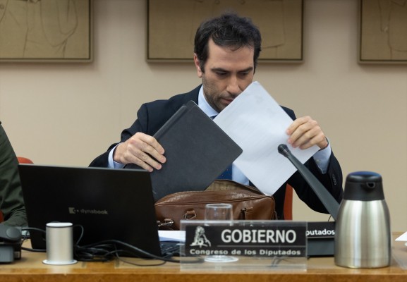El déficit comercial se reduce un 5,3%, con una caída de exportaciones e importaciones
