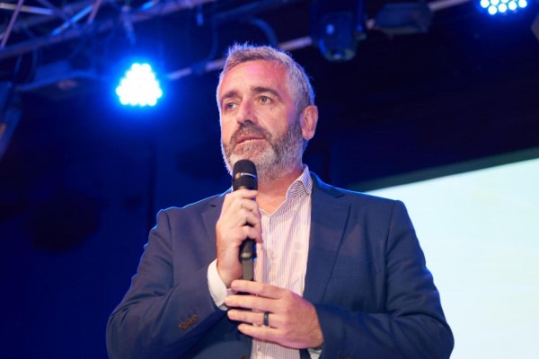 El único alcalde que es diputado nacional con el cinco como número fetiche

