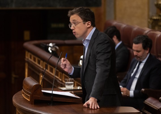 Sumar insta al Gobierno a comprar acciones de Naturgy y vetar la posible OPA emiratí