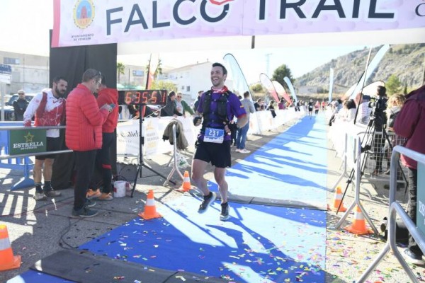 Triunfadores del Trail Tour FAMU: Jon Goodey y Ana Isabel Fernández