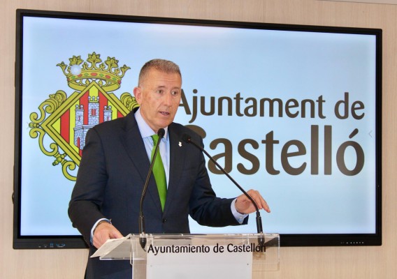 Castelló activa el contrato de actividades de las piscinas cinco años después de haber caducado