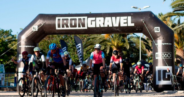 Ultraciclistas de más de 20 países participan en la 'Iron Gravel Alicante' este fin de semana