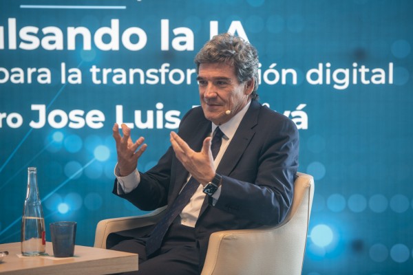 El ministro Escrivá destaca que el 25% de las ayudas del Perte Chip van a la Comunitat 