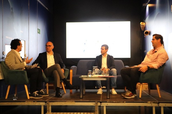 Medios, instituciones, empresas y agencias estrechan lazos sobre el periodismo de proximidad 