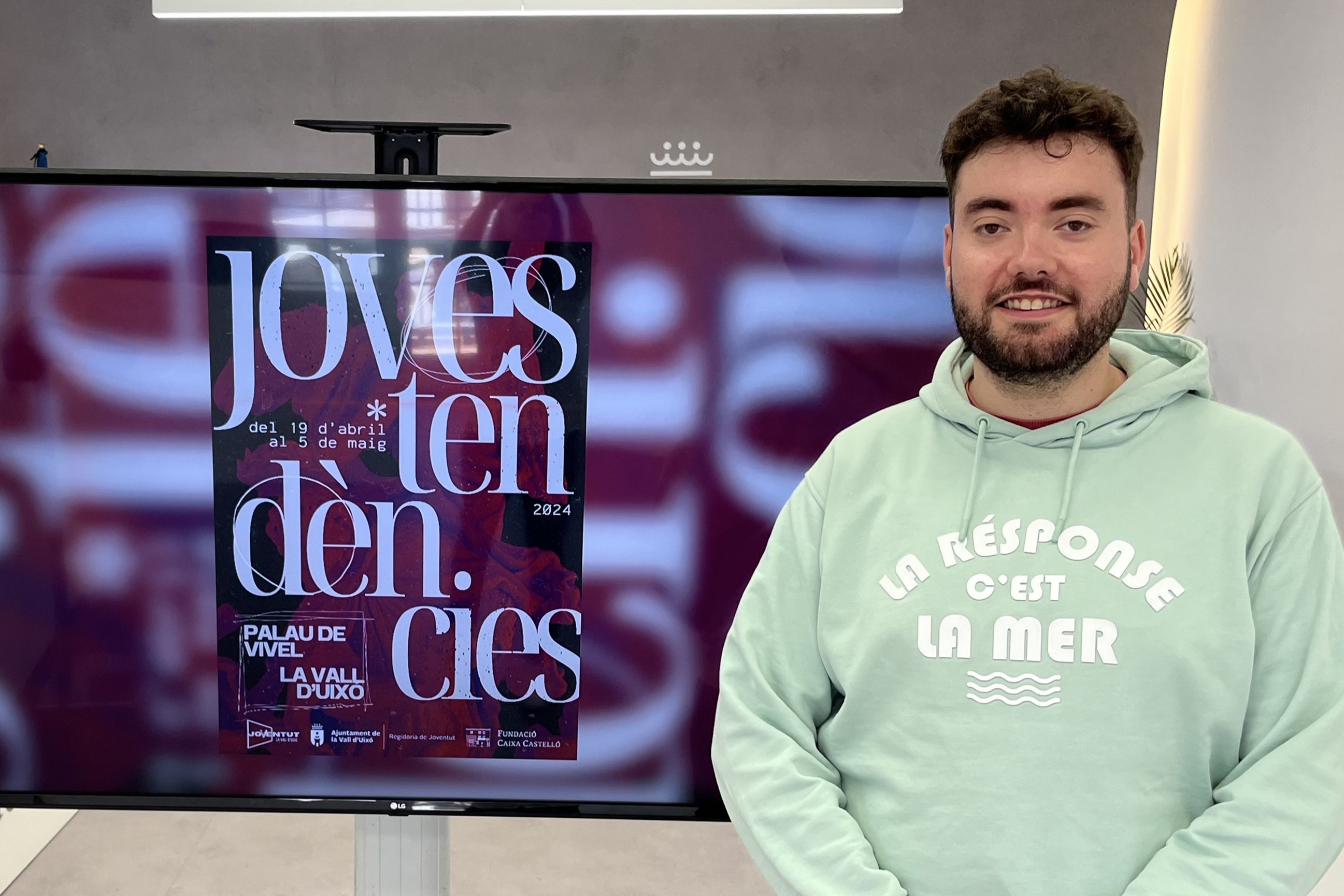 La Vall d'Uixó da la oportunidad a 24 jóvenes de exponer su obra artística en 'tendencia'