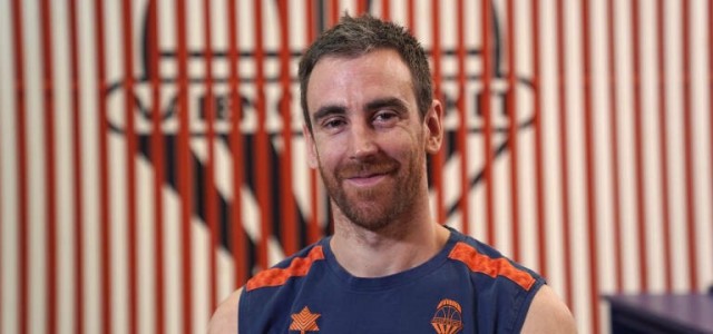 Víctor Claver pide aprovechar los partidos de casa “para acabar lo más alto posible”