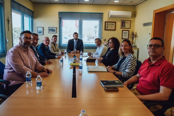 Antelo anuncia que los pescadores ahorrarán más de medio millón gracias a la bonificación del canon 