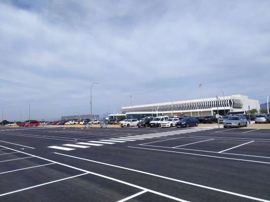 El aeropuerto de Castellón amplía su parking a 500 plazas para 