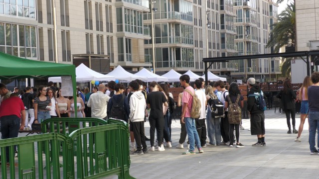 Elche celebra su I Feria Municipal de Formación Profesional con 36 centros