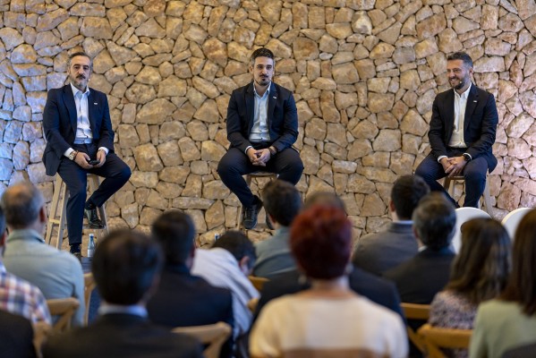 Cuatroochenta vuelve a beneficios y se plantea nuevas compras 