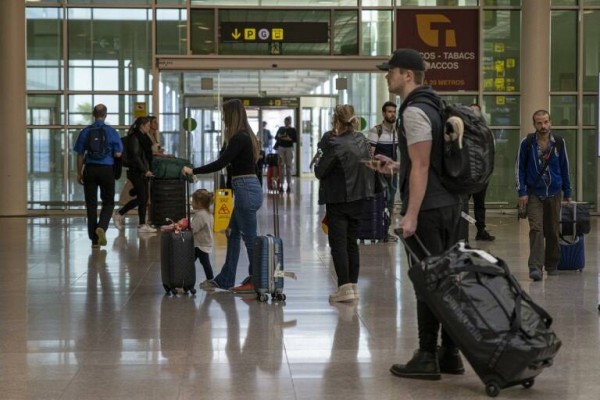 Las aerolíneas ofertan 240 millones de asientos en España para este verano, un 13,5% más