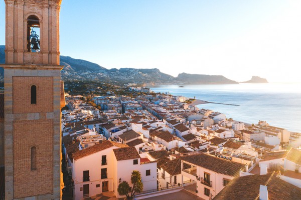 El Ayuntamiento de Altea inicia un estudio sobre el impacto de las viviendas turísticas en el municipio