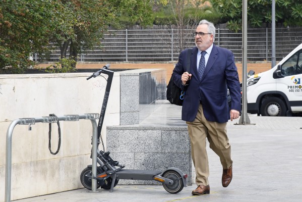 Los Cotino admiten el amaño de las ITV y que su tío llevó 640.000 euros a Luxemburgo 
