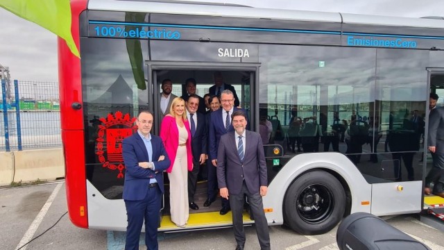 Alicante suma otros cuatro autobuses eléctricos y alcanza un 25% de su flota sin emisiones 