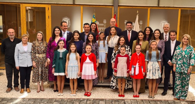 Alicante celebra una recepción institucional a las belleses de 2024 y sus cortes de damas 