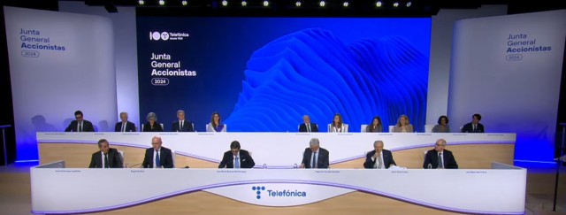 La junta de Telefónica ratifica a siete consejeros y rechaza cese del consejero delegado
