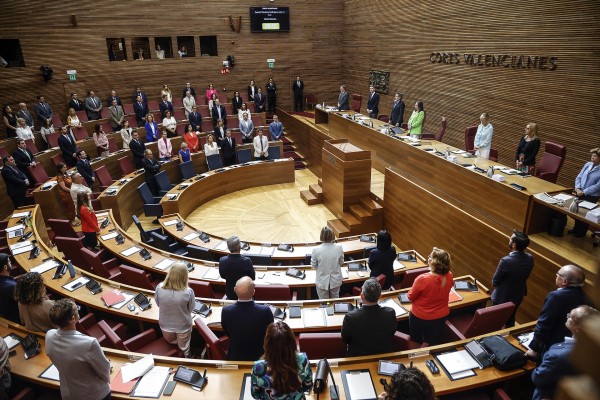 Impulso reformista o involución: llegan al pleno de Les Corts las cinco leyes de PP y Vox
