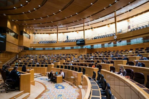 El Senado destinará hasta 250.000 euros a contratar clases de idiomas para los senadores