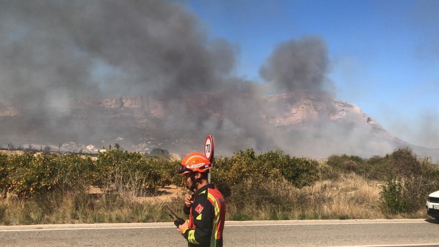 Estabilizado el incendio de Xàbia tras una evolución favorable durante la noche