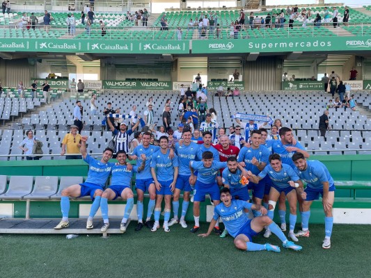 El Alcoyano da la campanada en Córdoba y el Intercity frena su caída en San Fernando 