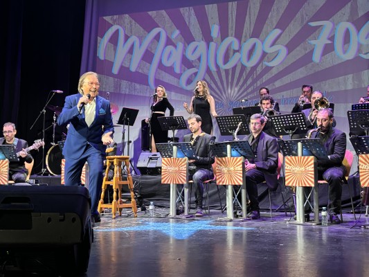 Almassora acoge un concierto solidario a beneficio de Cruz Roja con Ely Forcada y la Orquesta Vintage
