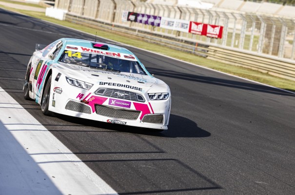 Ghirelli gana la primera cita de la Nascar europea