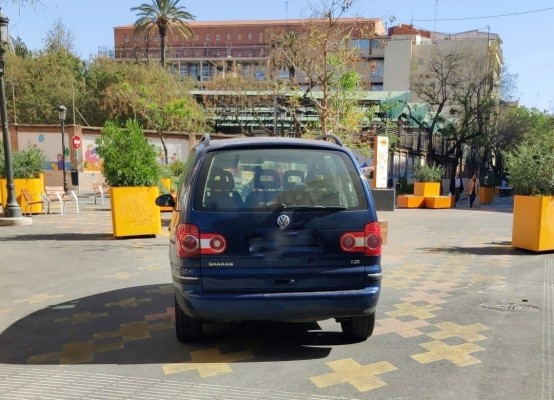 El PSPV avisa que los coches siguen aparcando en la supermanzana de la Petxina con 