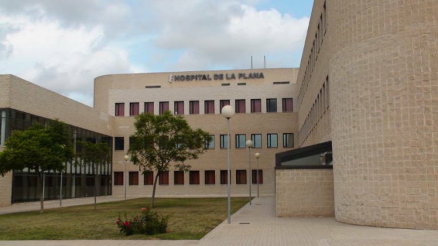 Compromís alerta que la falta de professionals de radiologia a La Plana “empitjorarà” en estiu
